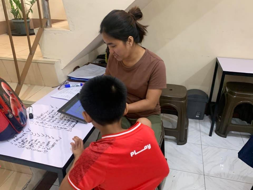 A tutorial session at Salak Tutorial Services
